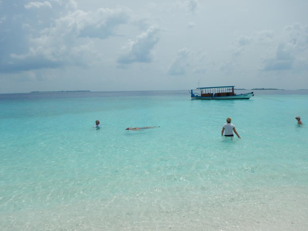 Lvis Blancura Dharavandhoo